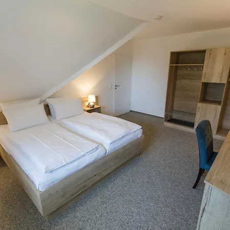 Hotel Cuxlandhotel 124 *