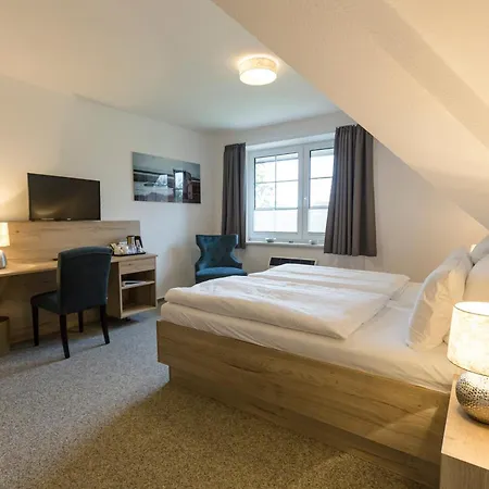 Cuxlandhotel 124 *